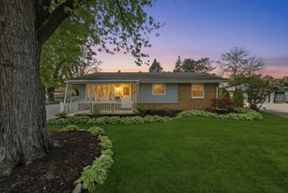 13000 Crescent Court, Crestwood, IL 60418