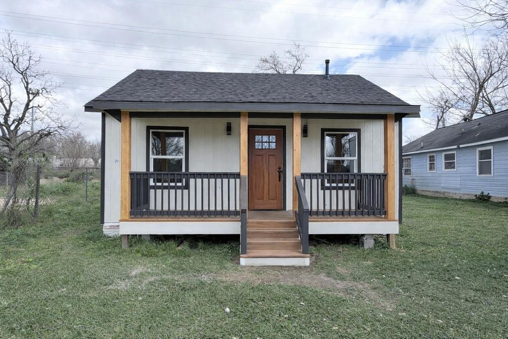 2915 Creston Drive, Houston, TX 77026