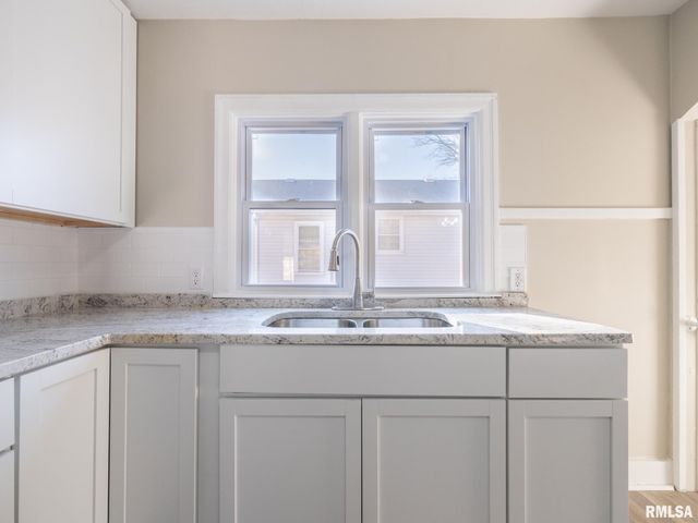 1509 CHESTNUT Street, Pekin, IL 61554