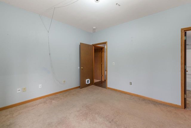 180 W Oak Leaf DRIVE, Oak Creek, WI 53154