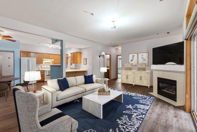 180 W Oak Leaf DRIVE, Oak Creek, WI 53154