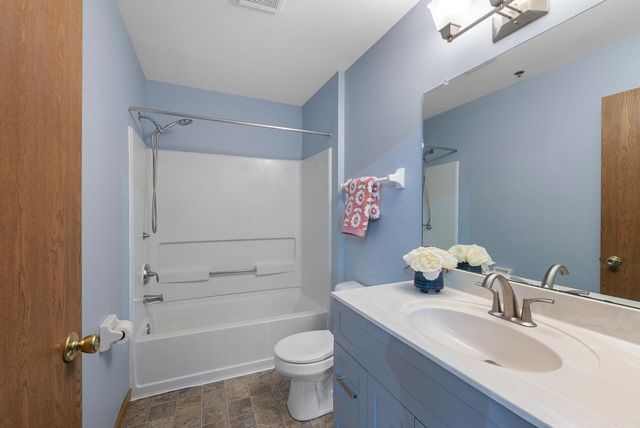 180 W Oak Leaf DRIVE, Oak Creek, WI 53154