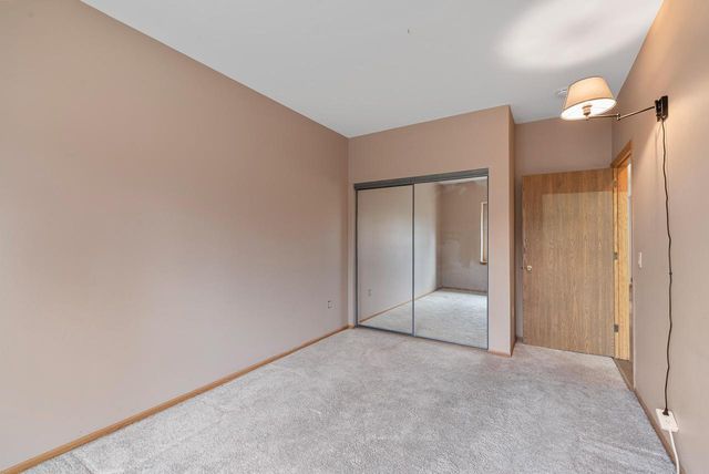 180 W Oak Leaf DRIVE, Oak Creek, WI 53154