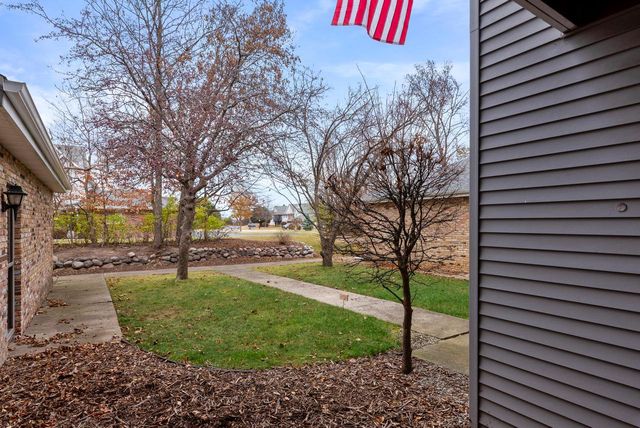 180 W Oak Leaf DRIVE, Oak Creek, WI 53154