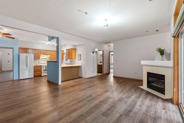 180 W Oak Leaf DRIVE, Oak Creek, WI 53154