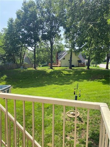 2301 Richwood Circle, Blue Springs, MO 64015