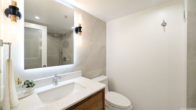 364 Seaside Avenue 508, Honolulu, HI 96815