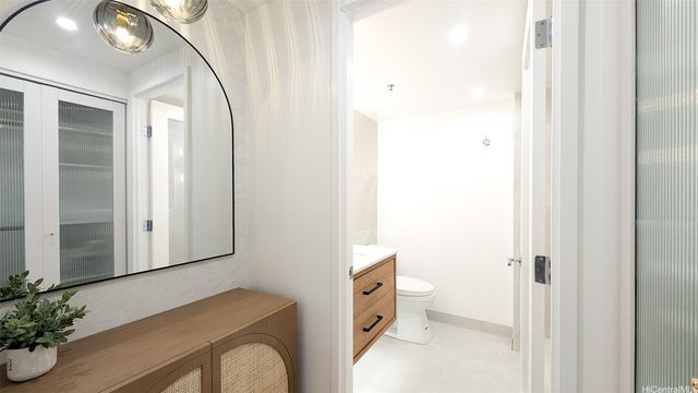 364 Seaside Avenue 508, Honolulu, HI 96815