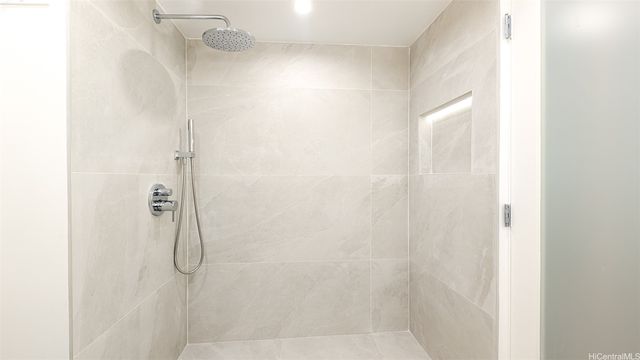 364 Seaside Avenue 508, Honolulu, HI 96815