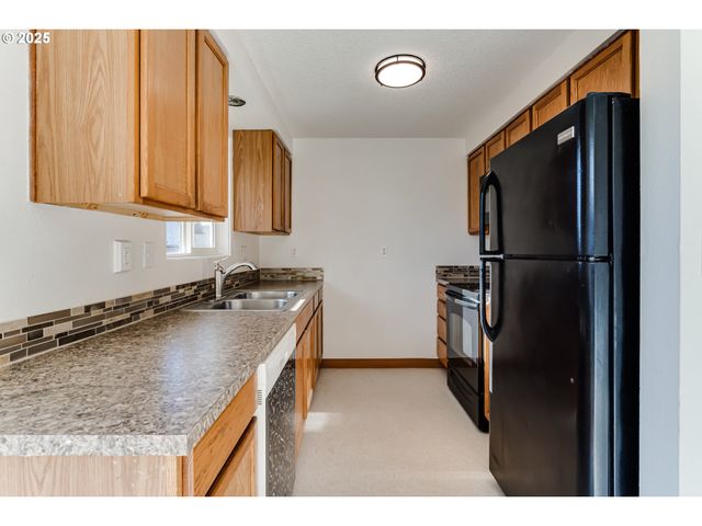 3503 OREGON Ave, Springfield, OR 97478