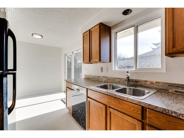 3503 OREGON Ave, Springfield, OR 97478