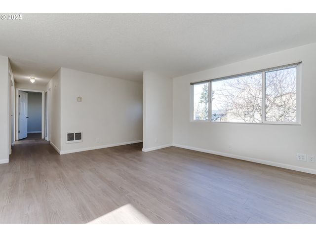 3503 OREGON Ave, Springfield, OR 97478