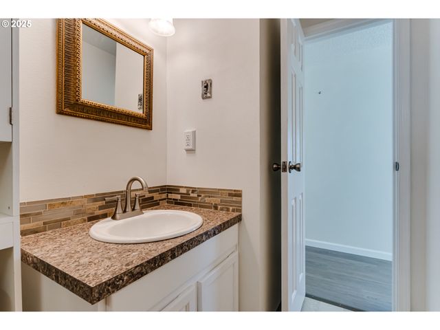 3503 OREGON Ave, Springfield, OR 97478