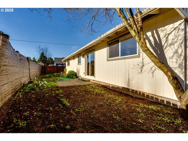 3503 OREGON Ave, Springfield, OR 97478