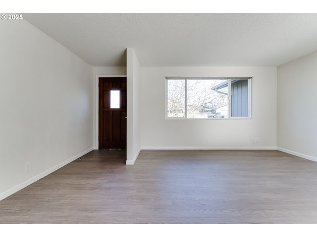 3503 OREGON Ave, Springfield, OR 97478