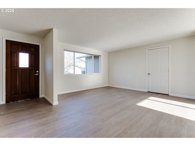 3503 OREGON Ave, Springfield, OR 97478