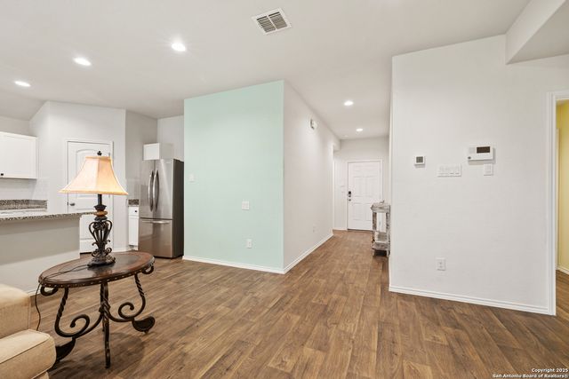 837 MARGAY LOOP, Seguin, TX 78155