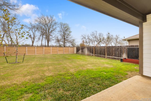 837 MARGAY LOOP, Seguin, TX 78155