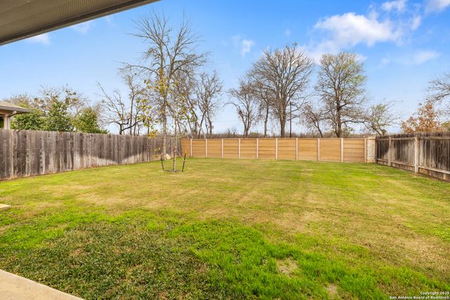 837 MARGAY LOOP, Seguin, TX 78155