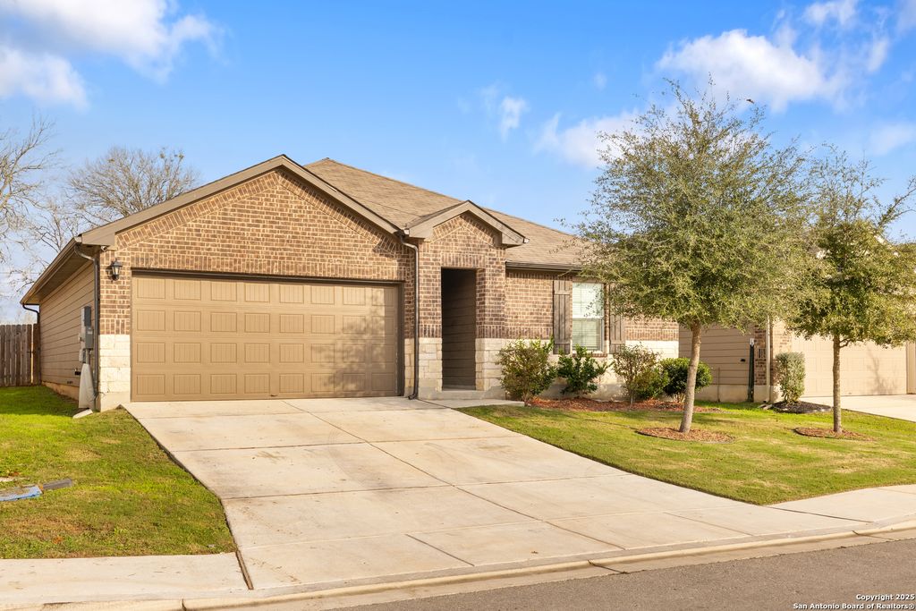 837 MARGAY LOOP, Seguin, TX 78155