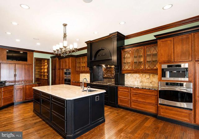 24730 HALF PONE POINT RD, Hollywood, MD 20636