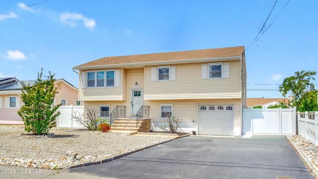 3428 Bergen Avenue, Toms River, NJ 08753