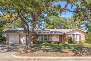 6229 Warrington Place, Fort Worth, TX 76112