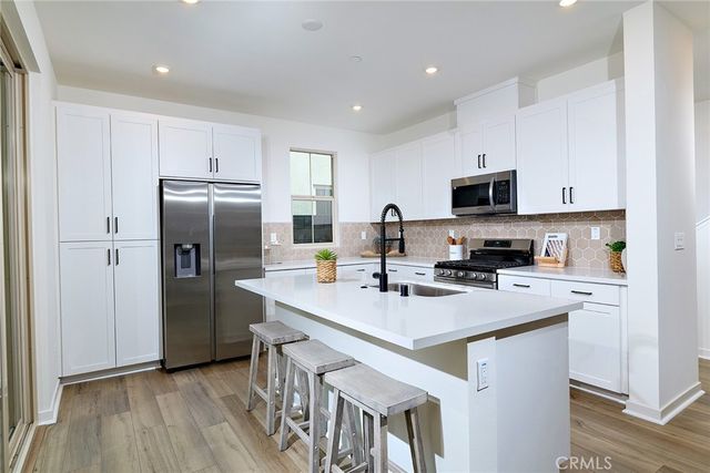 15870 Blue Copper Way, Fontana, CA 92336