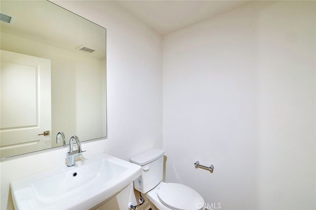 15870 Blue Copper Way, Fontana, CA 92336