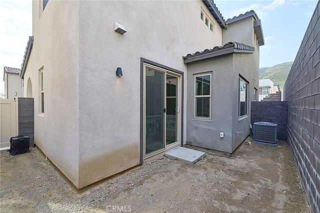 15870 Blue Copper Way, Fontana, CA 92336