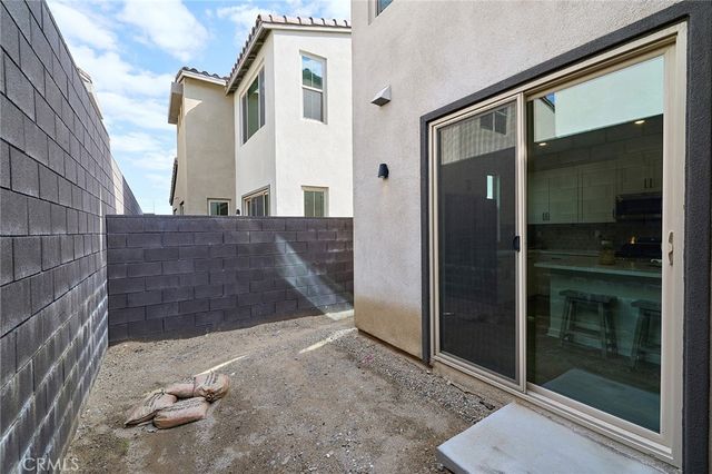 15870 Blue Copper Way, Fontana, CA 92336