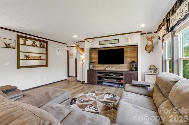 256 Phillips Valley Road, Mars Hill, NC 28754