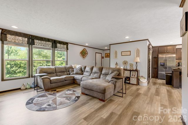 256 Phillips Valley Road, Mars Hill, NC 28754