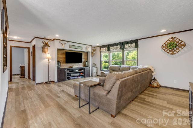 256 Phillips Valley Road, Mars Hill, NC 28754