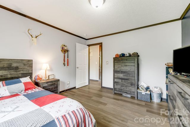 256 Phillips Valley Road, Mars Hill, NC 28754
