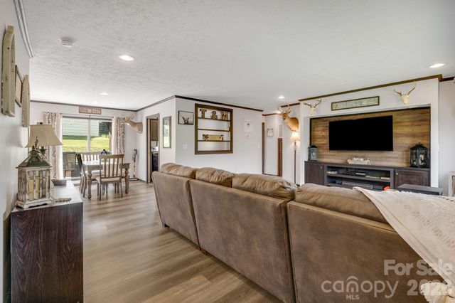256 Phillips Valley Road, Mars Hill, NC 28754