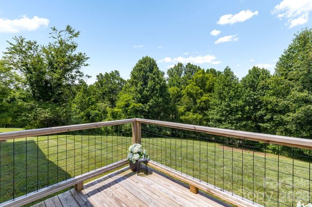 256 Phillips Valley Road, Mars Hill, NC 28754