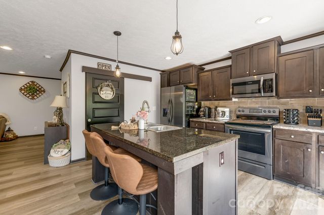256 Phillips Valley Road, Mars Hill, NC 28754