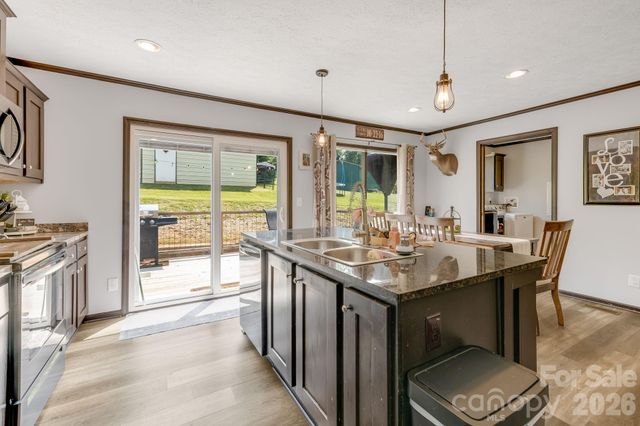 256 Phillips Valley Road, Mars Hill, NC 28754