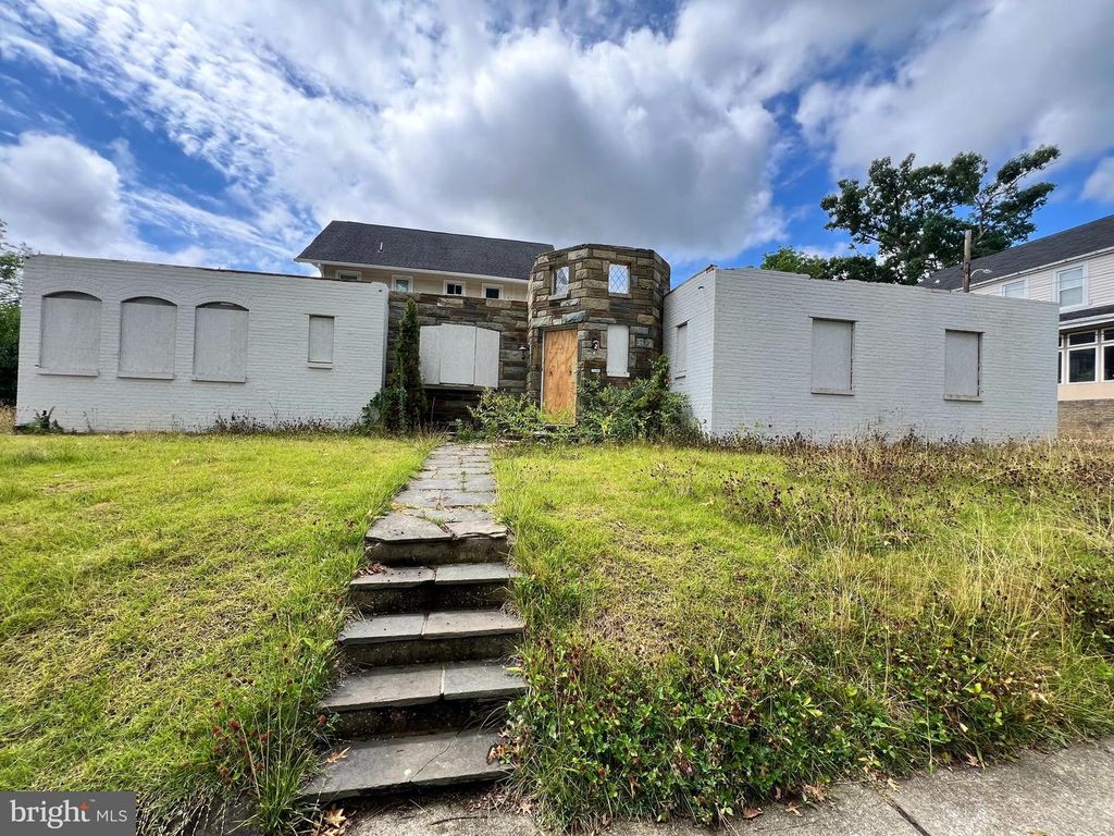 1400 HAMILTON ST NW, Washington, DC 20011