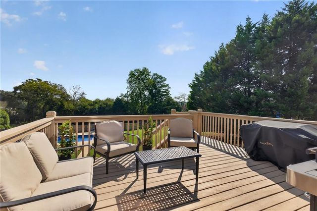 291 Durham Drive, Hoschton, GA 30548