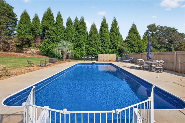 291 Durham Drive, Hoschton, GA 30548