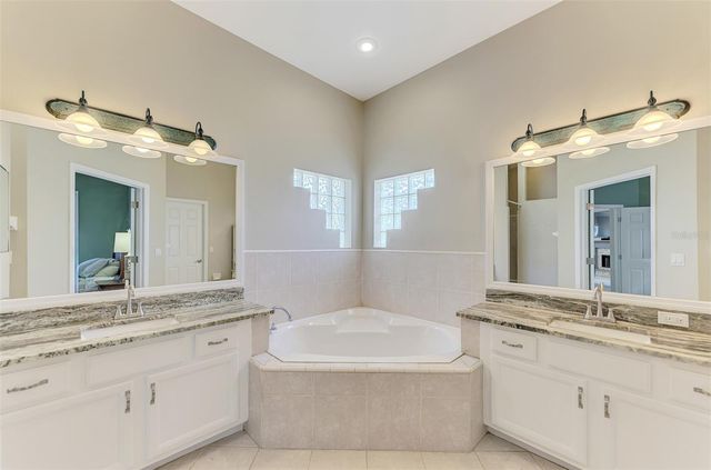 4327 MANFIELD DRIVE, Venice, FL 34293
