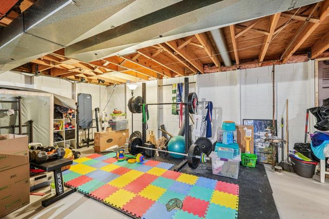 395 E OAK LANE, Oak Creek, WI 53154