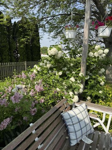 395 E OAK LANE, Oak Creek, WI 53154