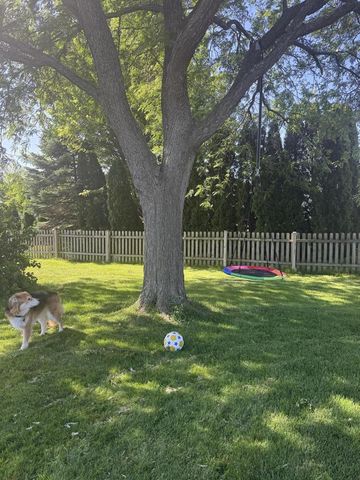 395 E OAK LANE, Oak Creek, WI 53154