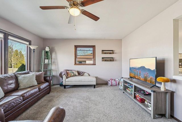 395 E OAK LANE, Oak Creek, WI 53154