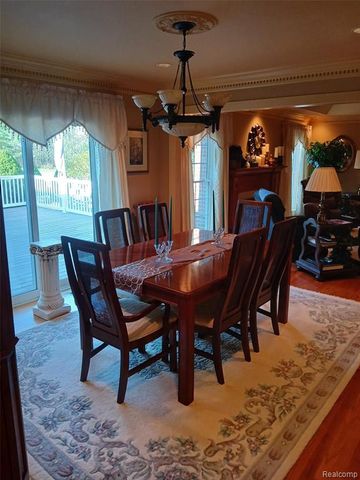 7190 E Maple Avenue, Grand Blanc, MI 48439