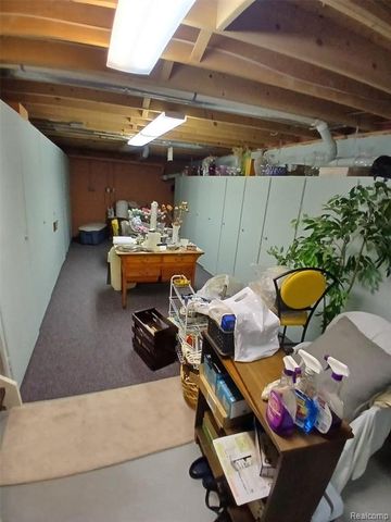 7190 E Maple Avenue, Grand Blanc, MI 48439