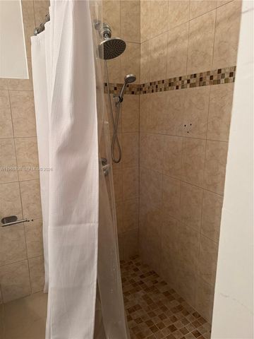 16200 SW 97th Ave effi, Miami, FL 33157